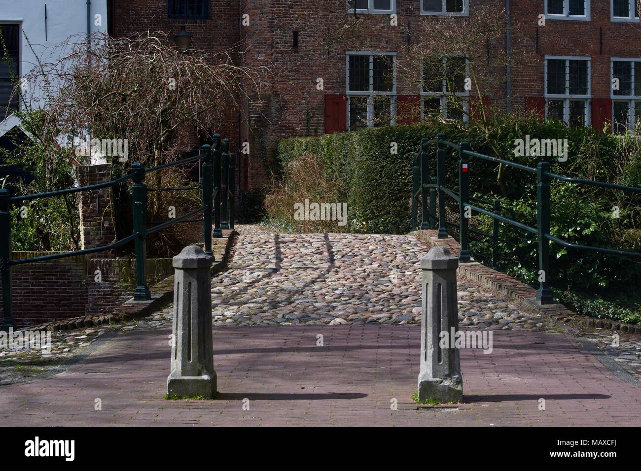 Canal pathway hi-res stock photography and images - Alamy