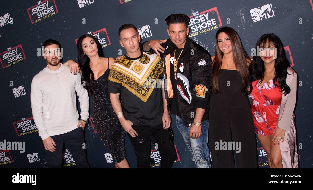New York, NY, USA. 4th Apr, 2018. Vinny Guadagnino, Jenni 'JWoww' Farley, Mike 'The Situation' Sorrentino, Paul 'Pauly D' DelVecchio, Deena Cortese and Nicole 'Snooki' Polizzi at arrivals for JERSEY SHORE FAMILY VACATION Premiere, PHD Rooftop Lounge at Dream Downtown, New York, NY April 4, 2018. Credit: RCF/Everett Collection/Alamy Live News Stock Photo