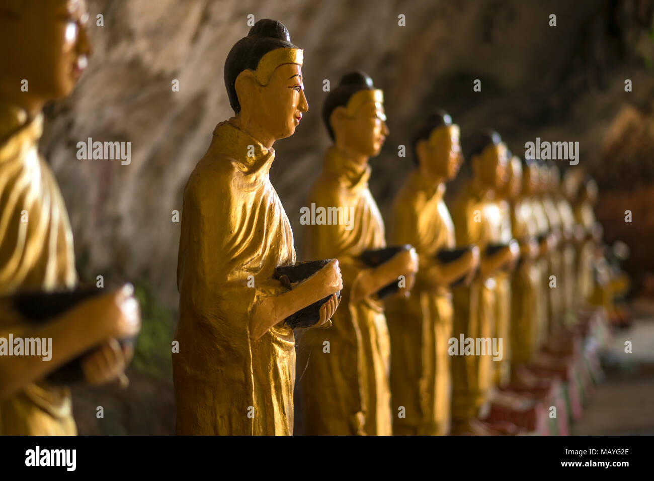Statuen in der Saddan-Höhle, Hpa-an, Myanmar, Asien  |  Statues at Saddar Cave, Hpa-an, Myanmar, Asia Stock Photo