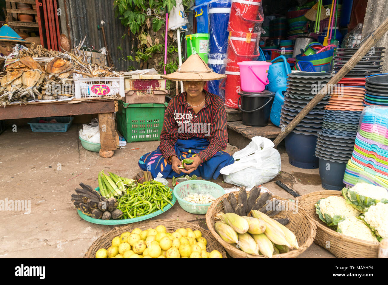 Markt in Hpa-an, Myanmar, Asien  |  Market in Hpa-an, Myanmar, Asia Stock Photo