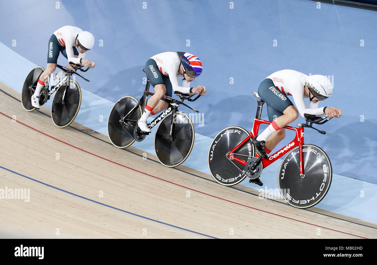 Team pursuit mens race hi-res stock photography and images - Alamy
