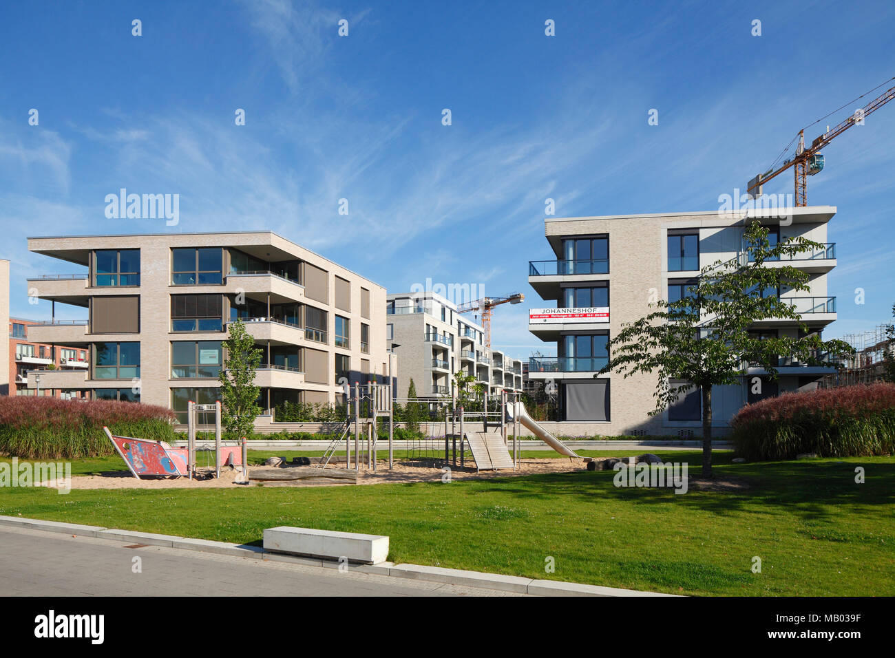 Mehrfamilienhauser hires stock photography and images Alamy