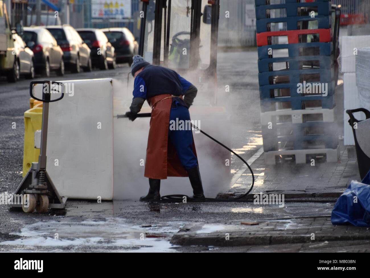 Steam cleaning hires stock photography and images Alamy