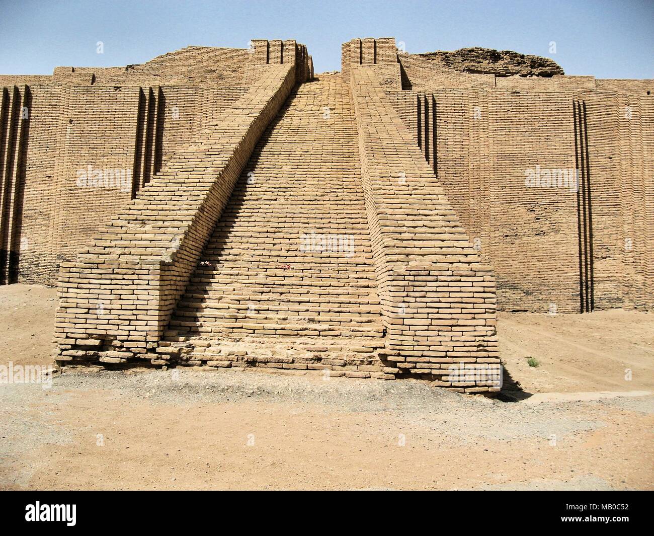 Ziggurat of ur hires stock photography and images Alamy