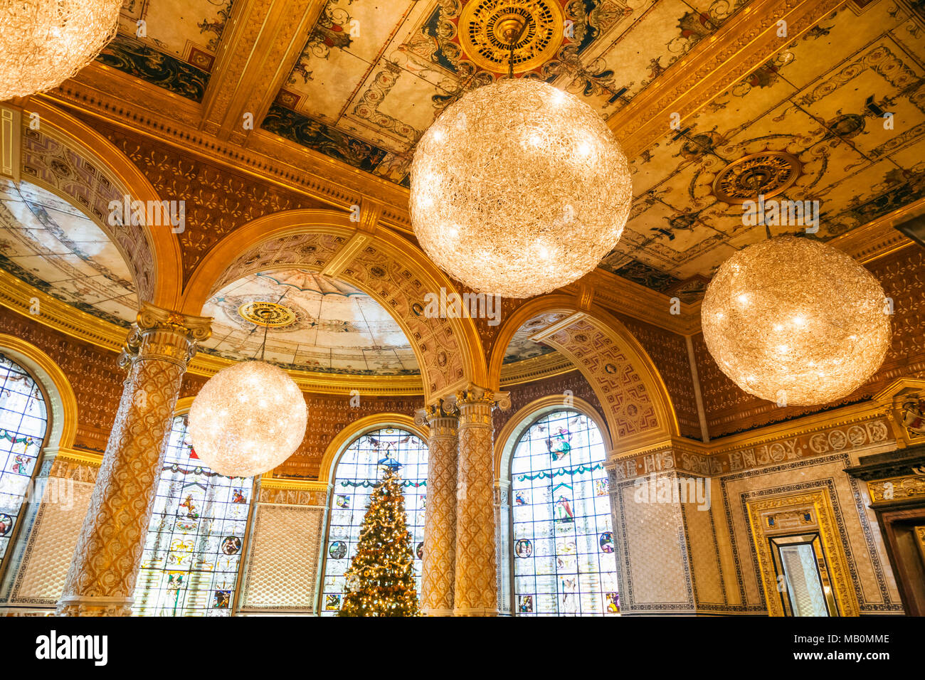 Victoria and albert museum cafe hi-res stock photography and