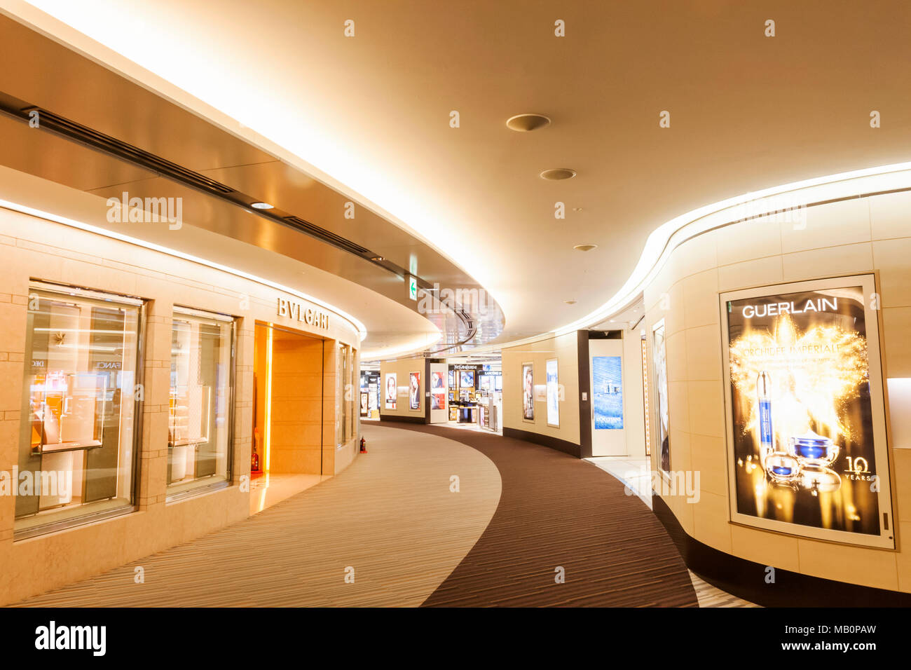 Japan, Honshu, Tokyo, Narita Airport, Duty Free Shops Stock Photo Alamy