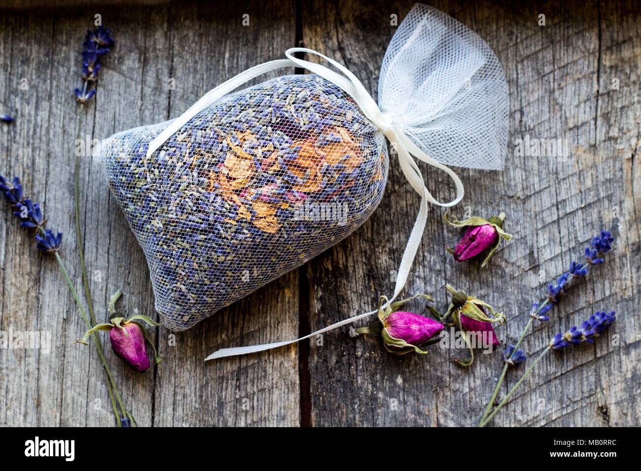 Amazon.com: Sonoma Lavender Dried Lavender Sachets by The Yard for Drawers  and Closets, Natural Air Freshener for Home, Car, Bag, Room, and Closet :  Home & Kitchen