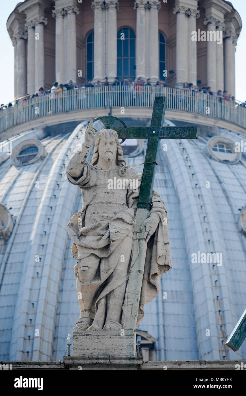 Jesus Christ statue on Carlo Maderno facade and Michelangelo Dome of