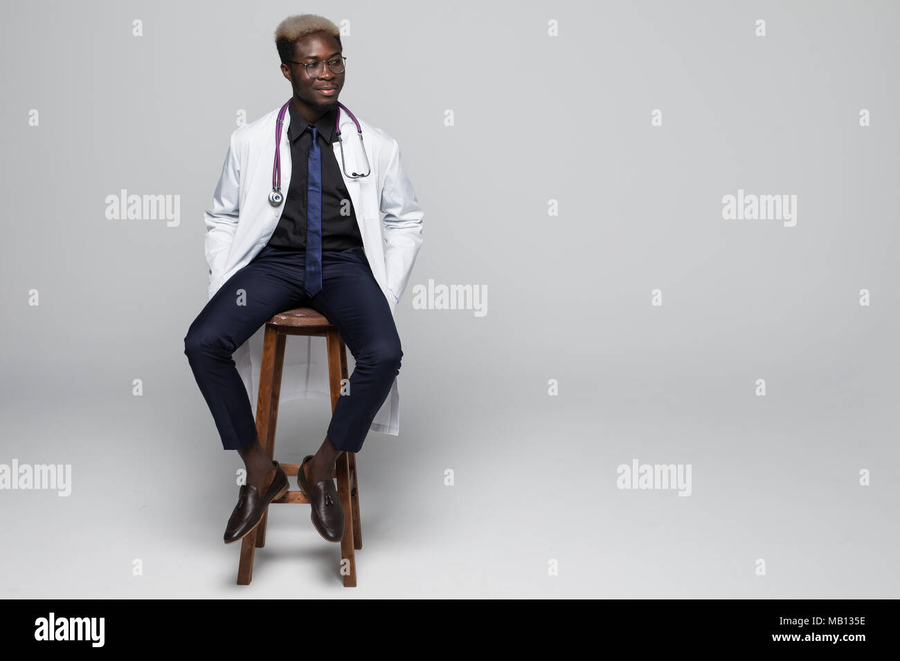 African male pediatric doctor hi-res stock photography and images - Alamy