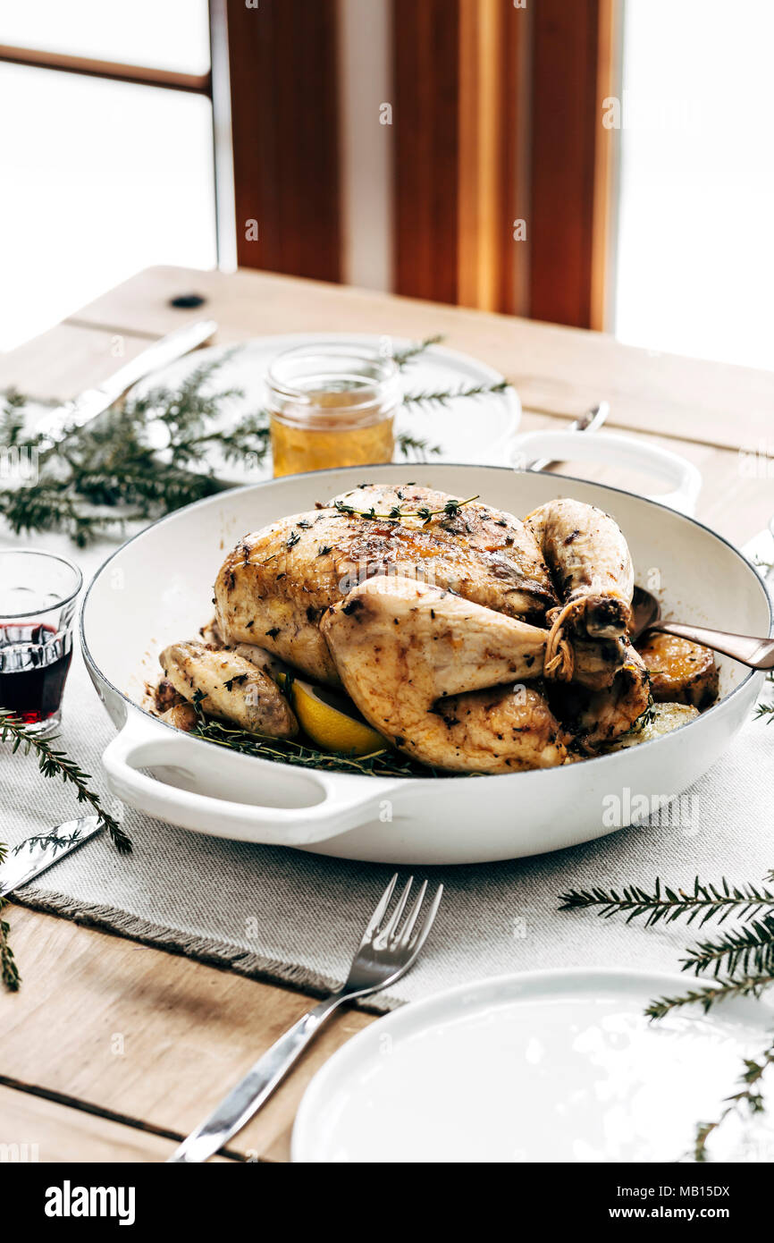 Chicken Tavolo Roasted chicken meat serving hi-res stock photography and images - Alamy