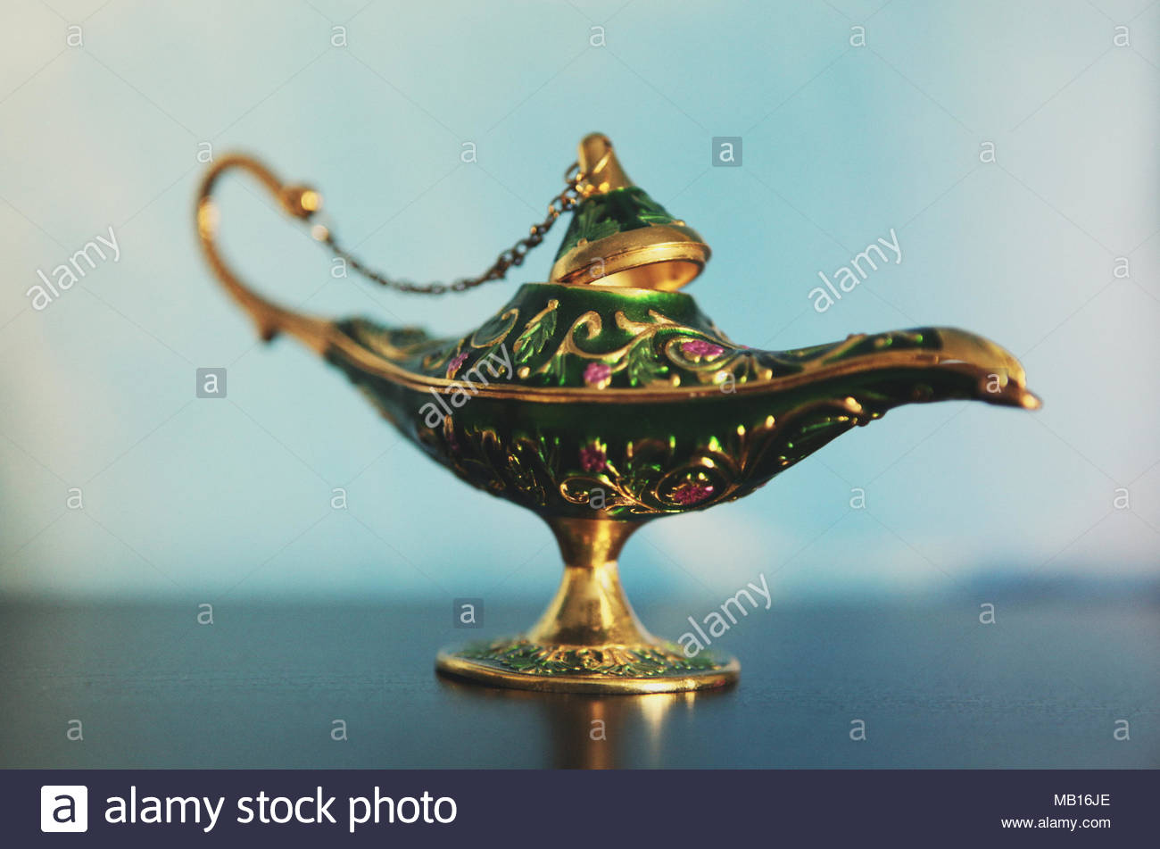 Oil Lamp Aladin Stock Photos & Oil Lamp Aladin Stock Images Alamy