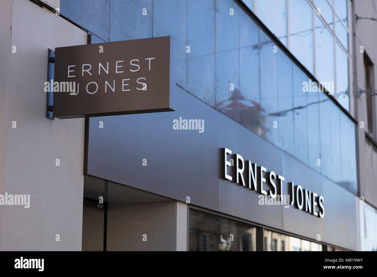 Ernest Jones Store front, Lincoln, Lincolnshire, UK - 5th April 2018 Stock Photo