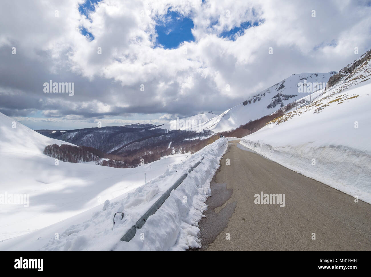 Mountain Ranges In Rome Rome with snow hi-res stock photography and images - Alamy
