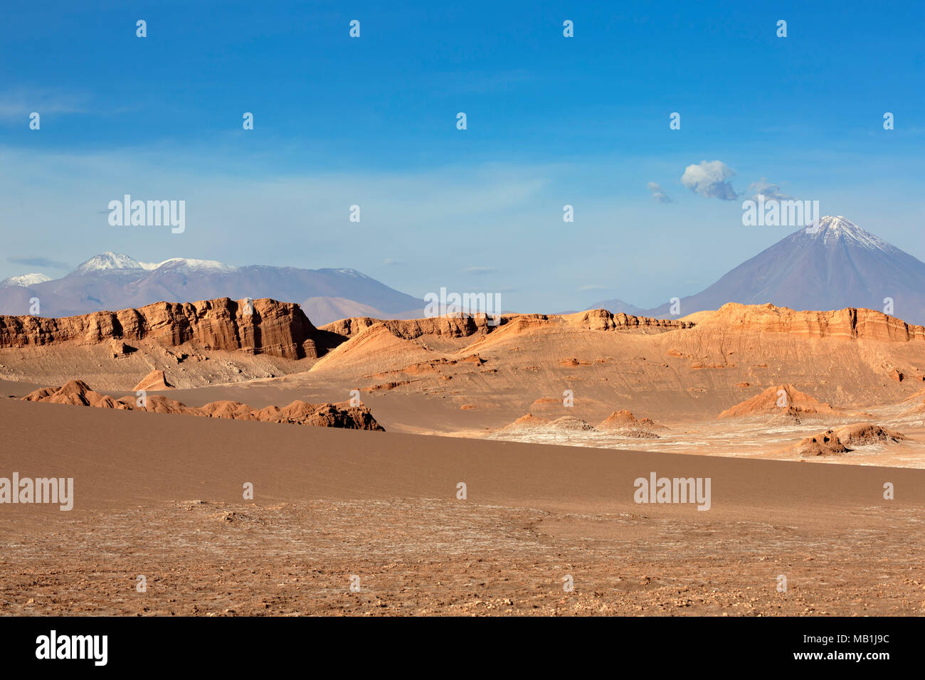 Sand dunes and rock formations, Valle de la Luna, Atacama Desert, Chile Stock Photo