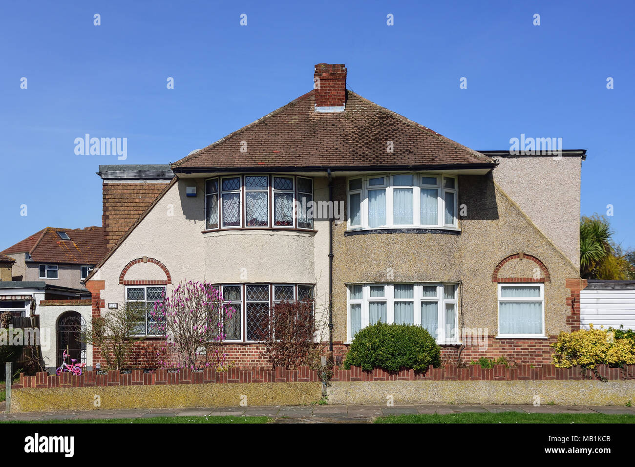 Semi detached house london hires stock photography and images Alamy