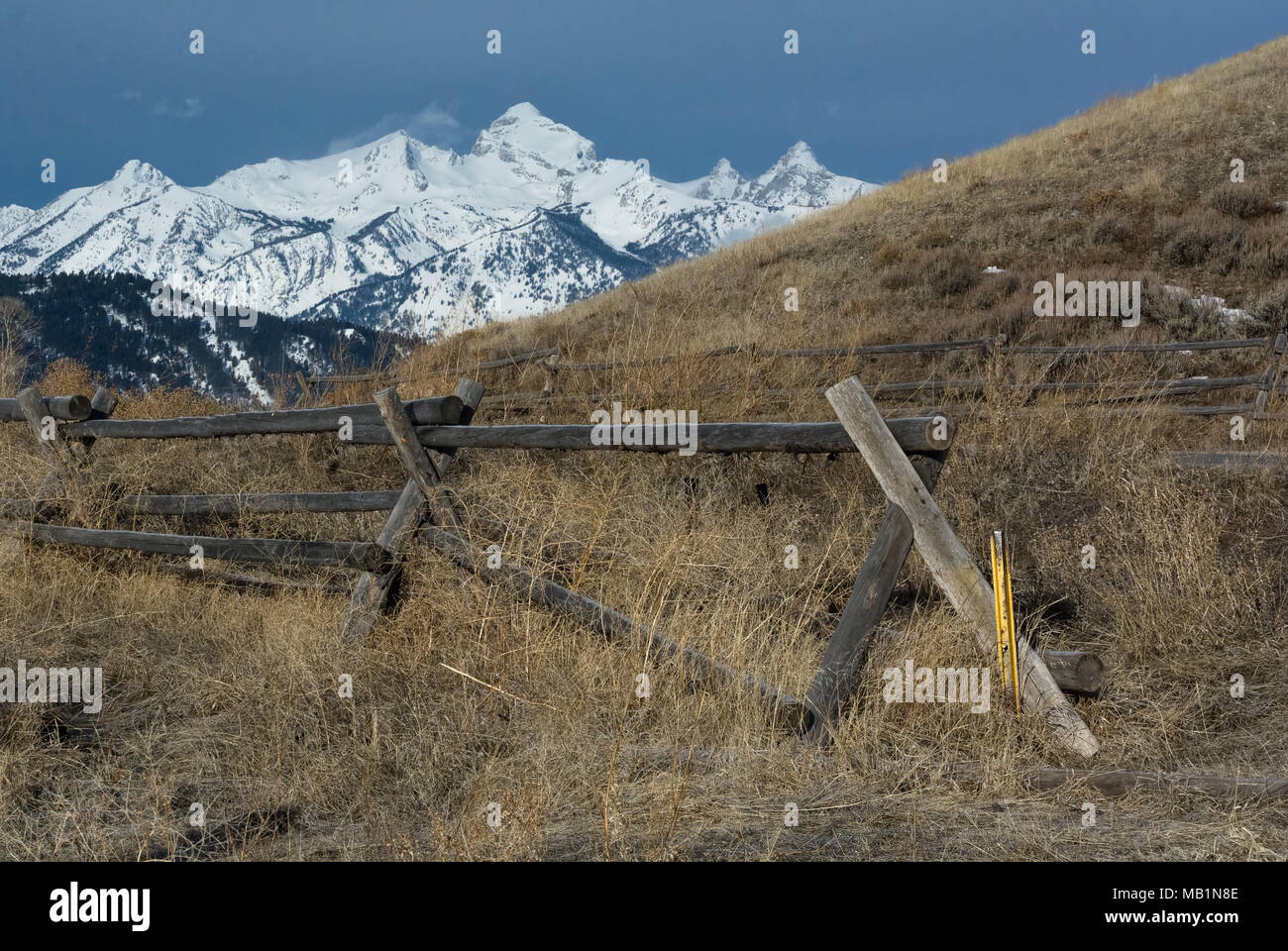 Split rail fence with snow hi-res stock photography and images - Alamy