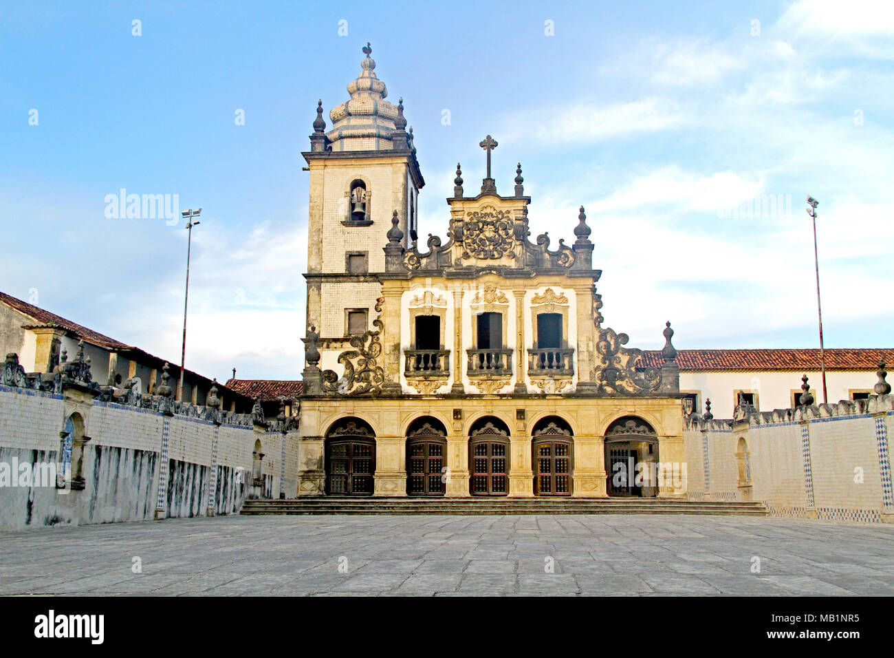 Conjunto Cultural São Francisco formado pelo Convento e a igreja de Santo Antônio, com a capela