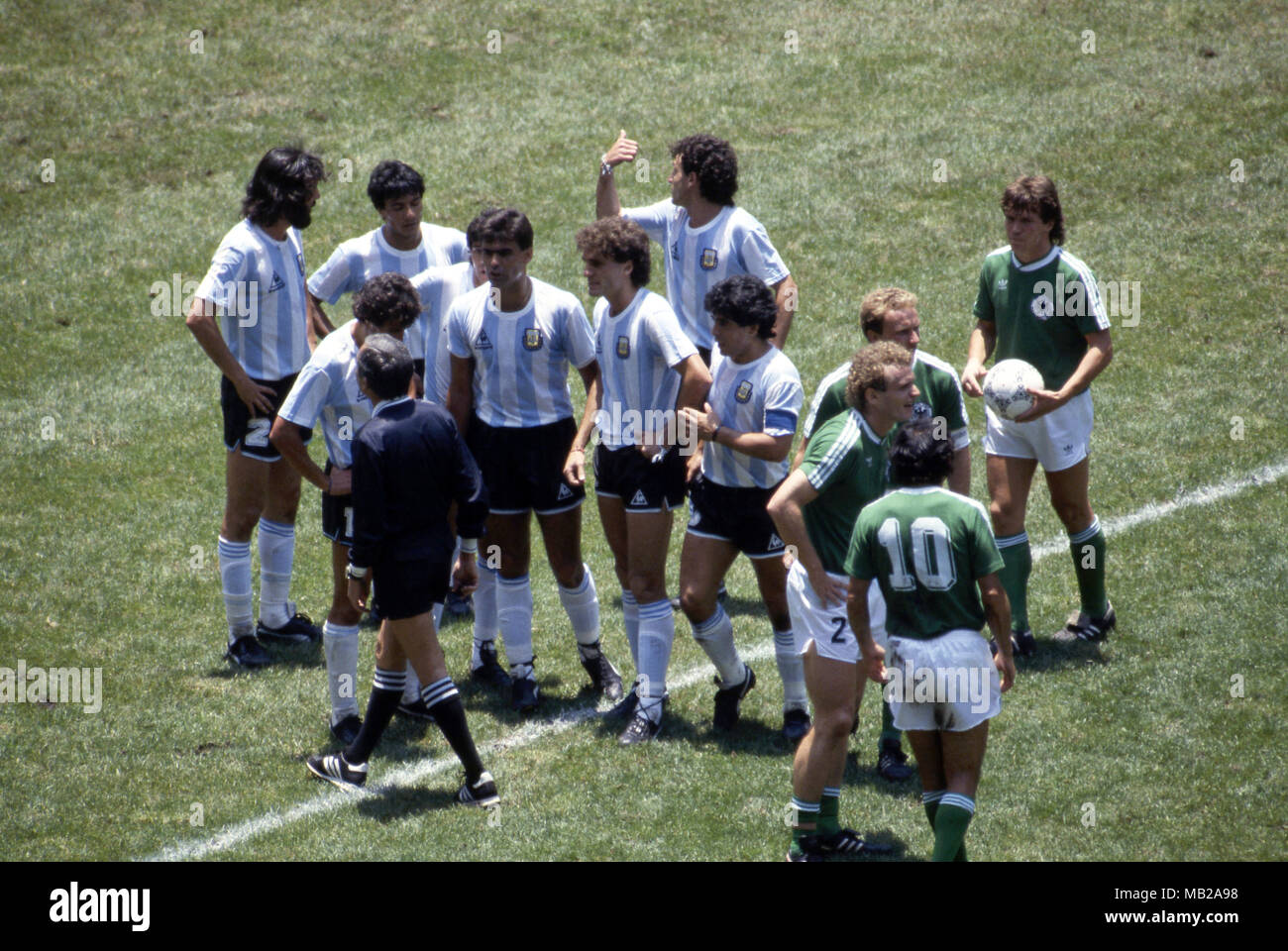 GUERN SPORTVO N.26 1986 MARADONA ARGENTNA MEXCO '86 48 PAGNE A