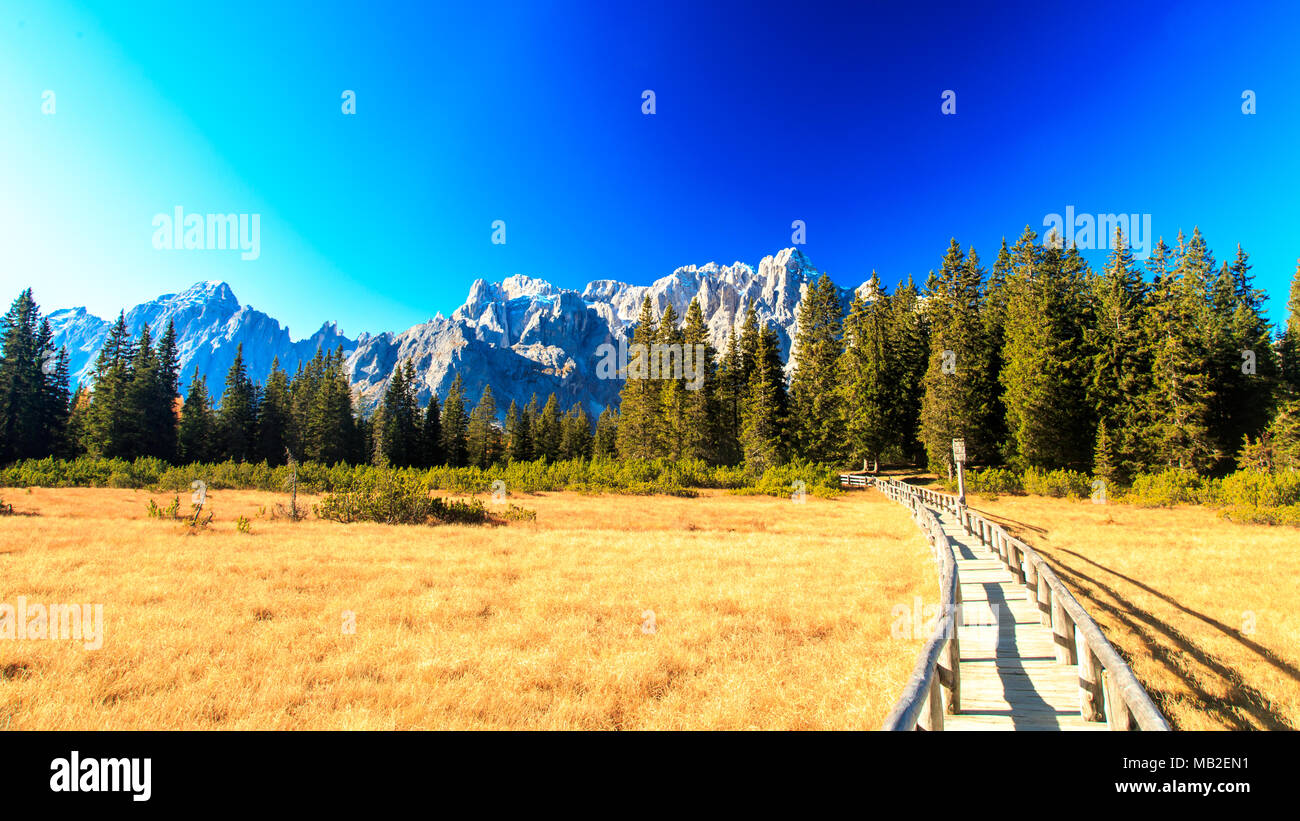 Autumn in the italian alps Stock Photo - Alamy
