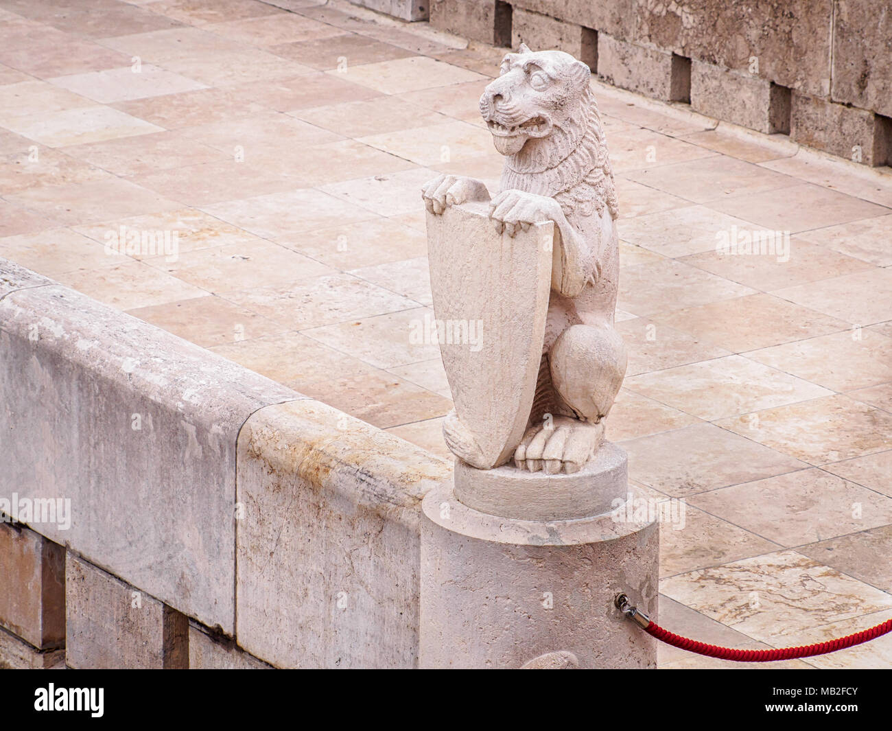 Concrete statue lion sculpture hires stock photography and images Alamy