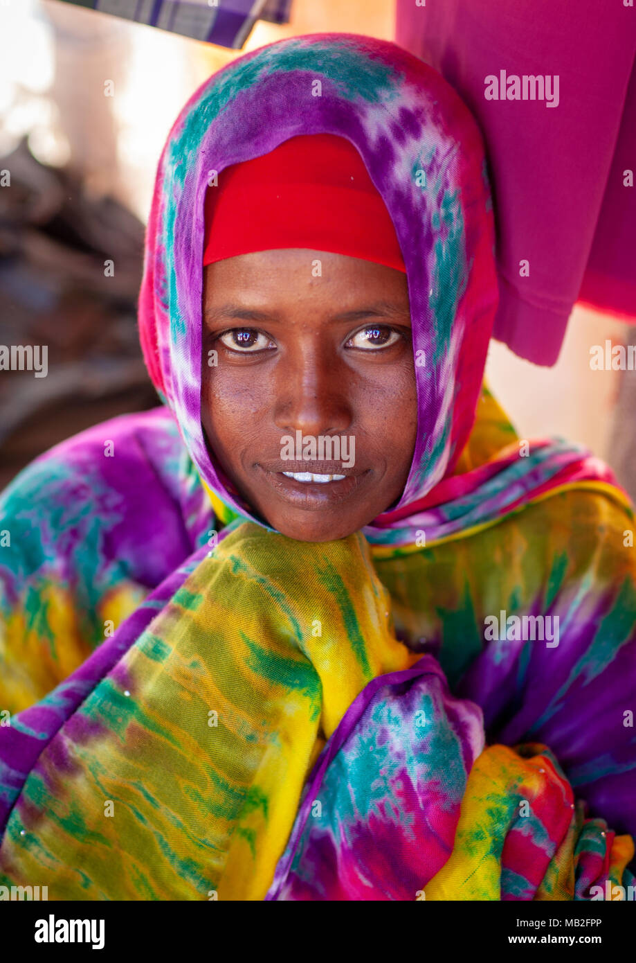 Portrait of a somali woman in colorful hijab, North-Western province, Berbera, Somaliland Stock Photo