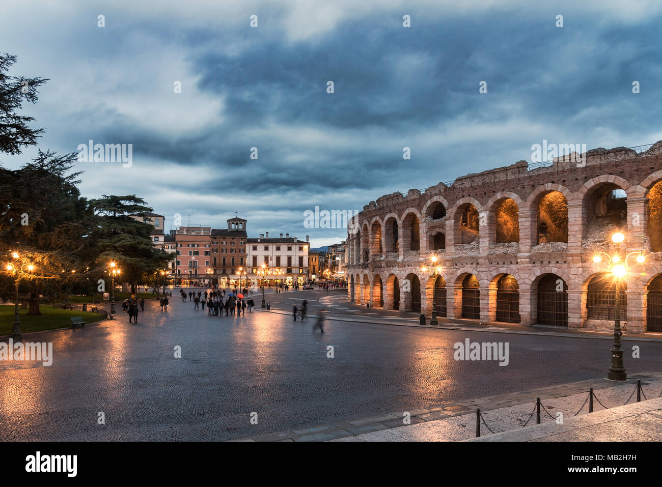 Verona city by night in the rain Stock Photo - Alamy