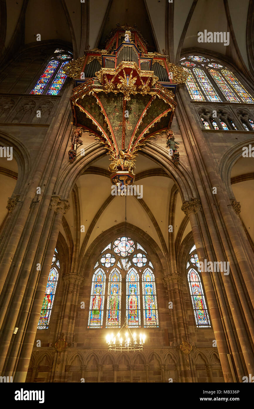 Organ, Gothic swallow nest organ in the nave, Strasbourg Cathedral, Strasbourg, Alsace, France Stock Photo