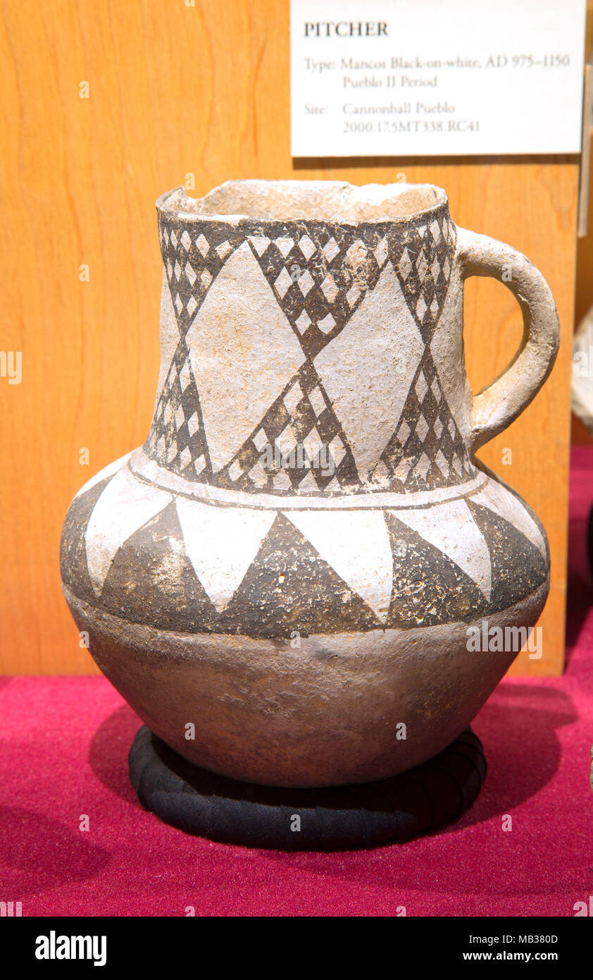 Native american pottery black and white hires stock photography and