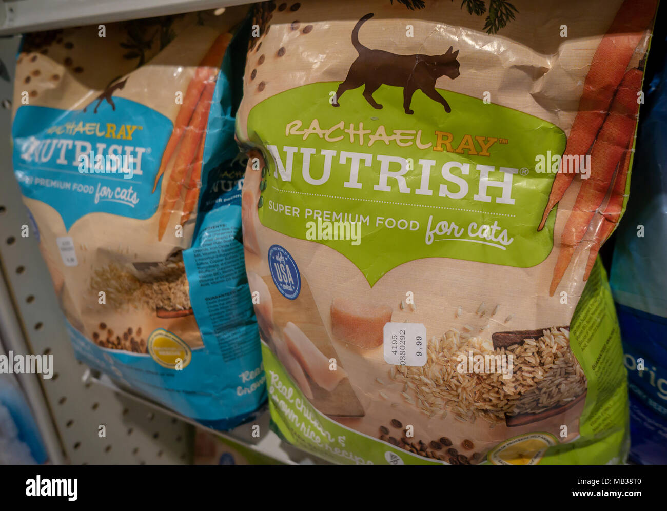 Bags of Rachael Ray's Nutrish pet food in a store in New York on Wednesday, April 4, 2018.  The J. M. Smucker Co. is buying Ainsworth Pet Nutrition in a deal worth $1.9 billion. Ainsworth is the maker of Rachael Ray's Nutrish pet foods as well as other brands. (Â© Richard B. Levine) Stock Photo