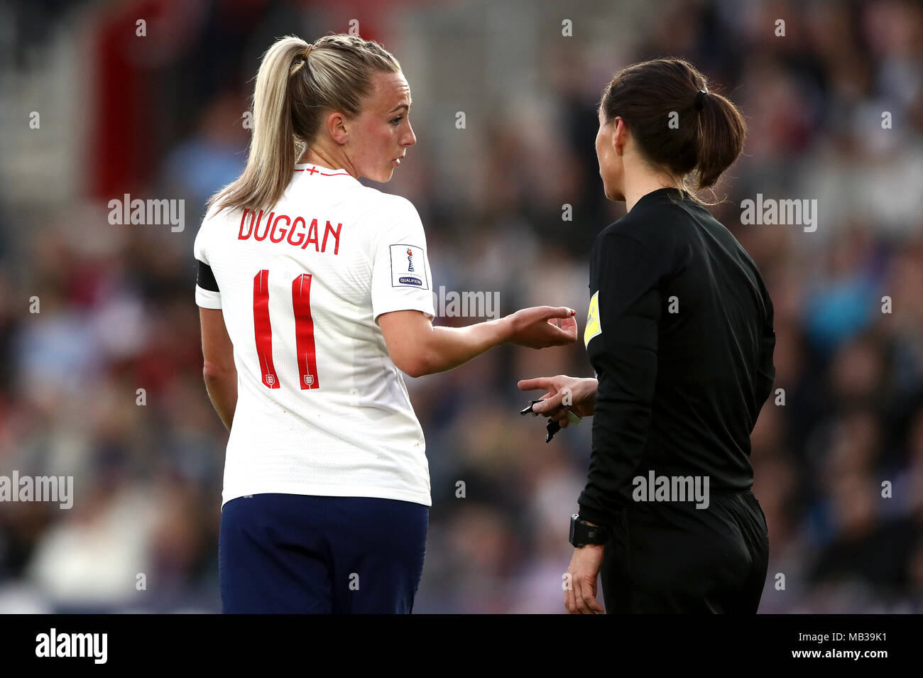 England Woman's Toni Duggan (left) during the 2019 FIFA Women's World Cup Qualifying, Group 1 match at St Mary's Stadium, Southampton. Stock Photo
