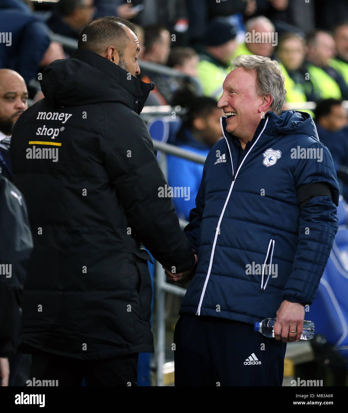 Wolverhampton wanders manager nuno espirito santo with cardiff city manager neil warnock right during the sky bet championshi Wolverhampton wanders manager nuno espirito santo with cardiff city manager neil warnock right during the sky bet championshi
