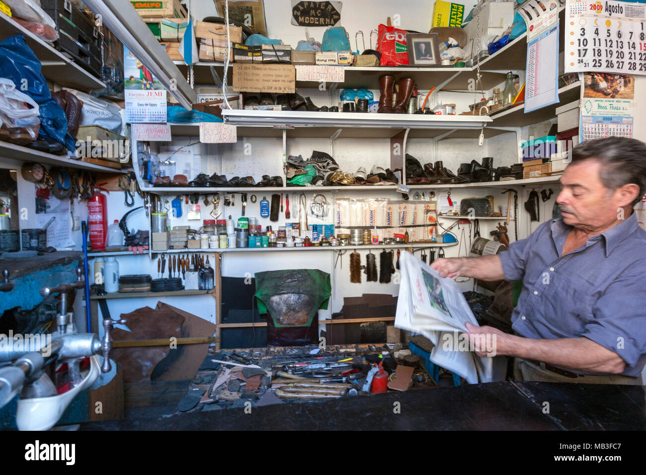 Old fashioned shoe marker shop hires stock photography and images Alamy