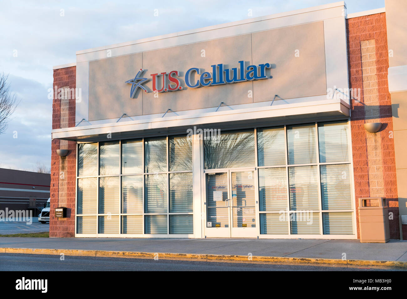 A U.S. Cellular logo seen on a retail store front in Hagerstown, Maryland on April 5, 2018. Stock Photo