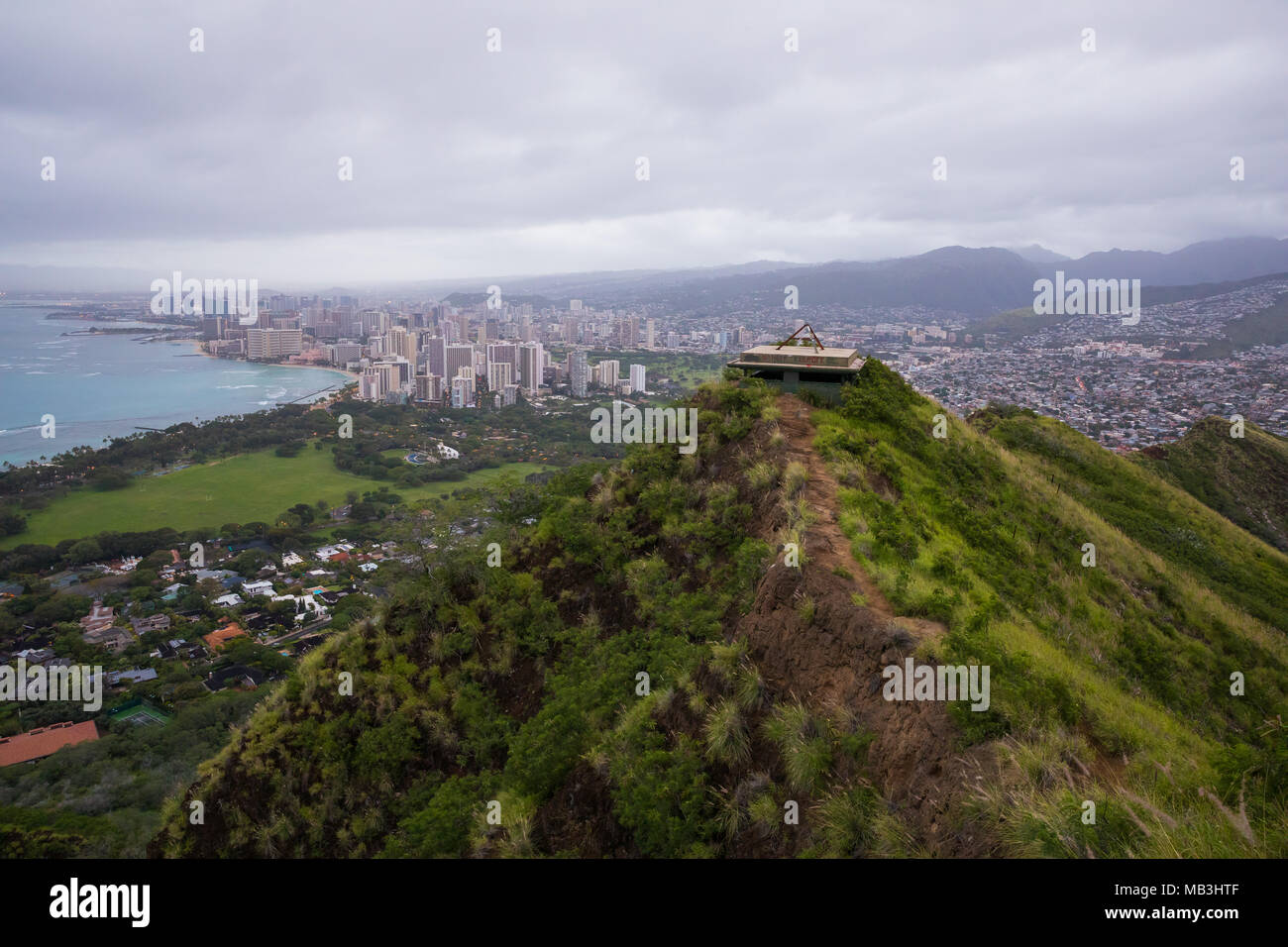 Diamond head trail waikiki oahu hi-res stock photography and images - Alamy