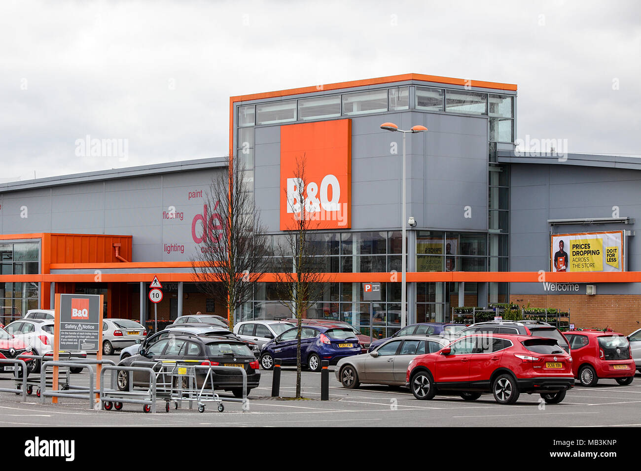 B&q garden centre hires stock photography and images Alamy