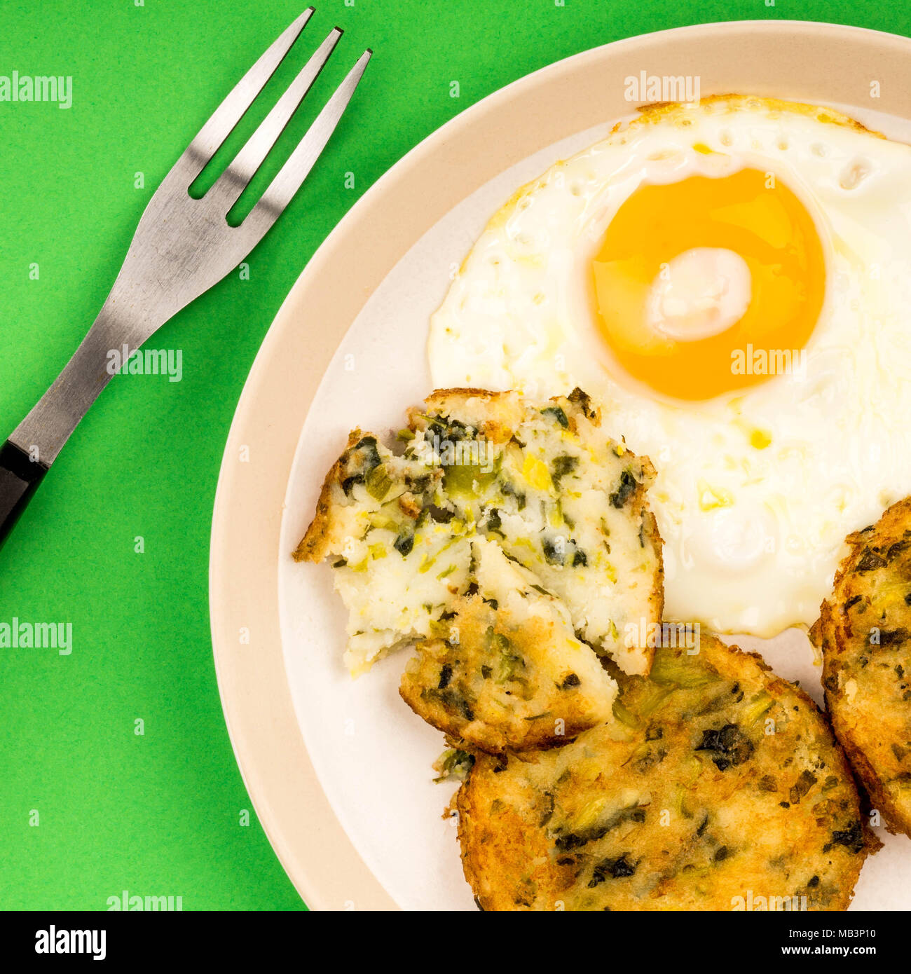 How to cook patties with cabbage and eggs How to cook patties with cabbage and eggs