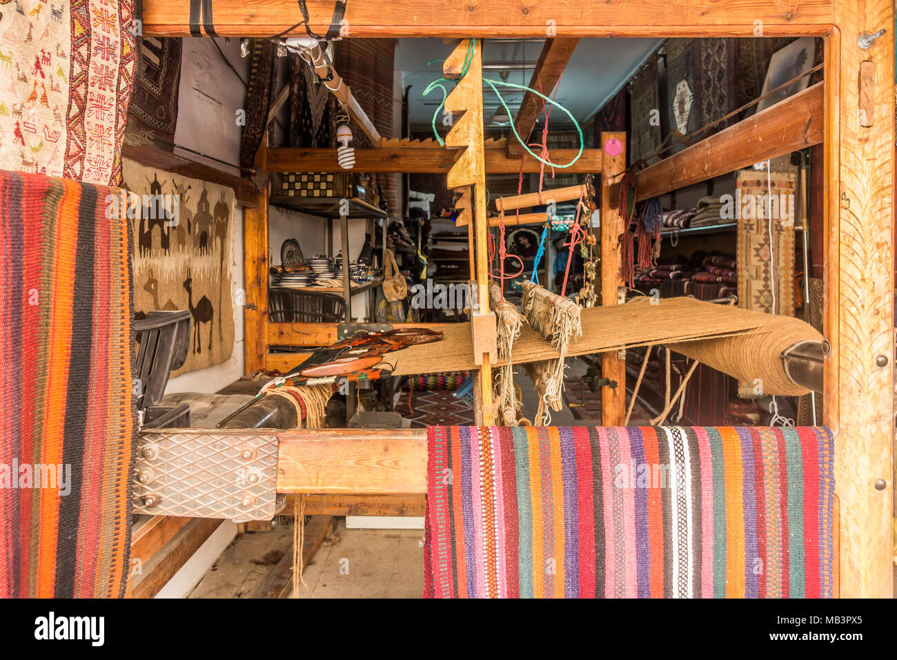 Weaving shop hi res stock photography and images Alamy