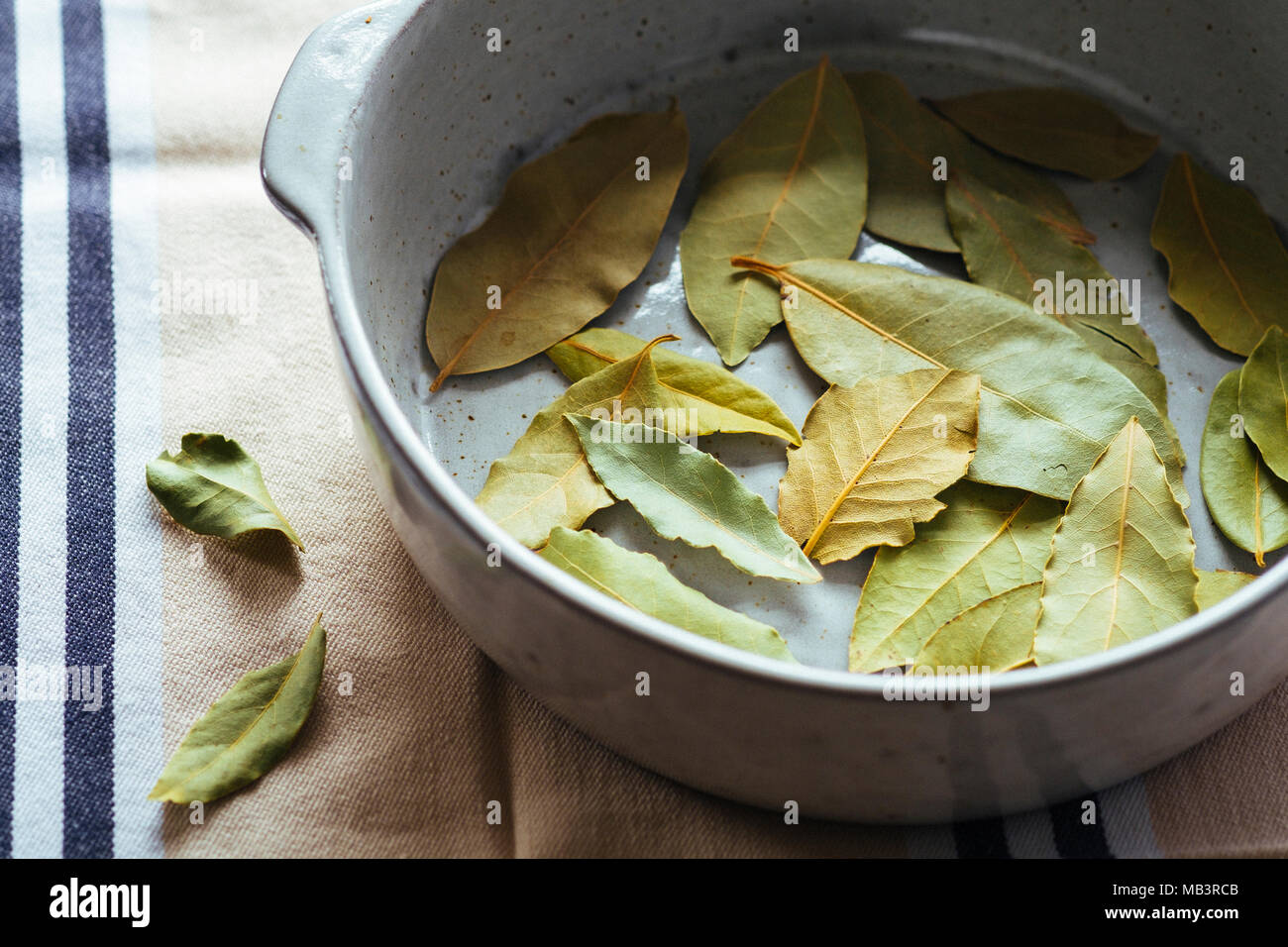 Kitchen bay leaves hires stock photography and images Alamy