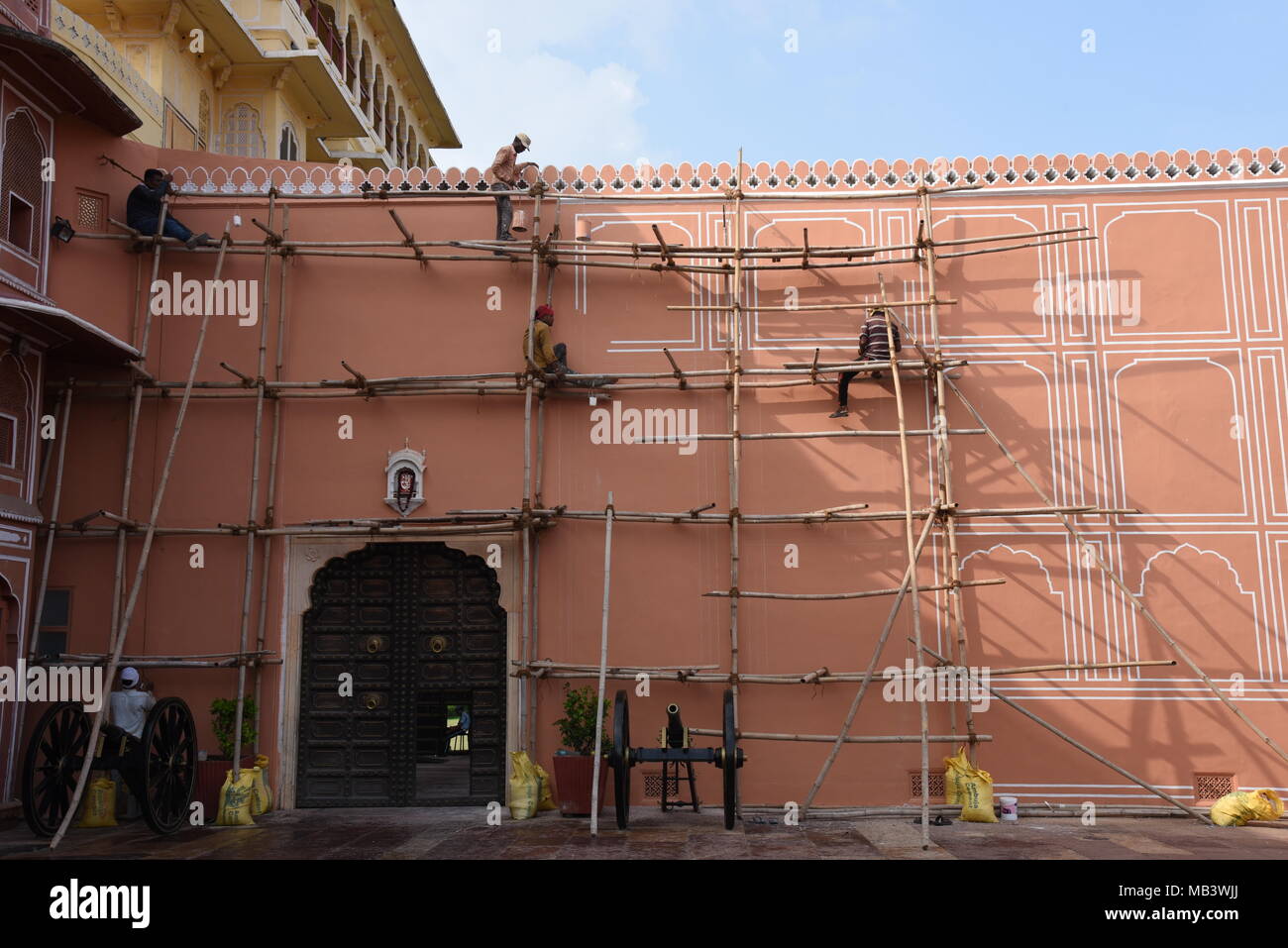 Building scaffolding in india hires stock photography and images Alamy