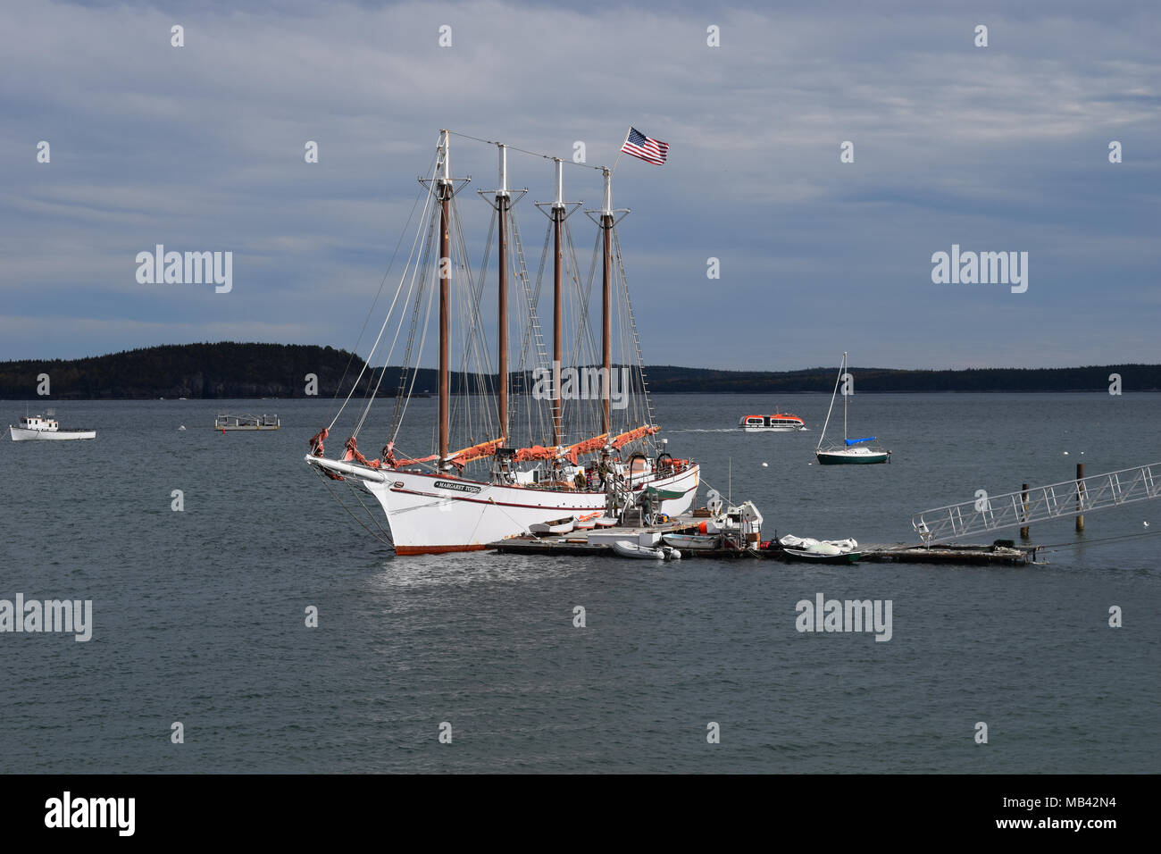 Bar sailing hires stock photography and images Alamy