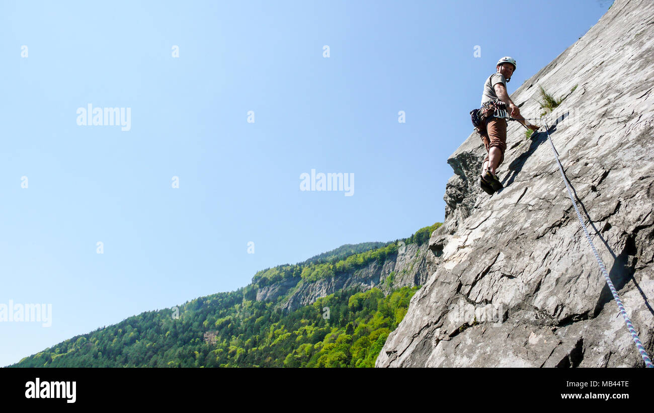 Страховка для скалолазания. Rock climbing is the most dangerous
