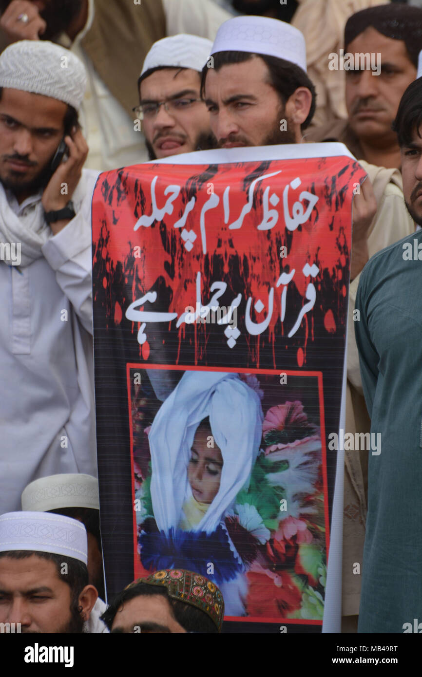 Quetta, Pakistan. 6th Apr, 2018. Supporters of religions party Jamiat Ulama-e-Islam protesting against NATO and Afghan forces air attack on Islamic School (Madrasa) in Kunduz Afghanistan. at least 100 people, mostly children were killed in the air attack. Credit: Din Muhammad Watanpaal/ZMA Photos/Alamy Live News Stock Photo