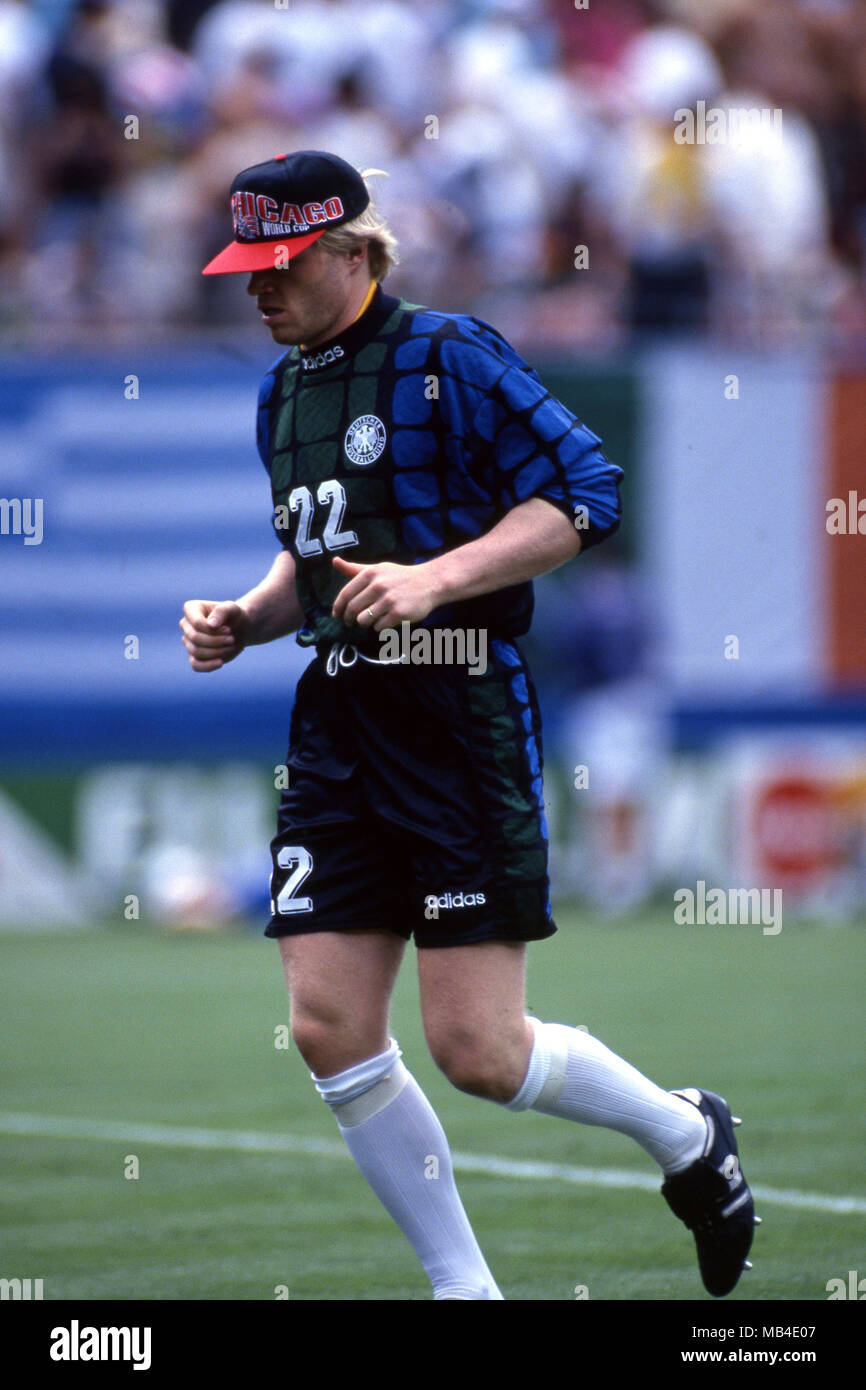 FIFA World Cup - USA 1994 10.7.1994, Giants Stadium, New York/New Jersey. World  Cup Quarter Final, Bulgaria v Germany. German substitute goalkeeper Oliver  Kahn warming up before the match Stock Photo - Alamy