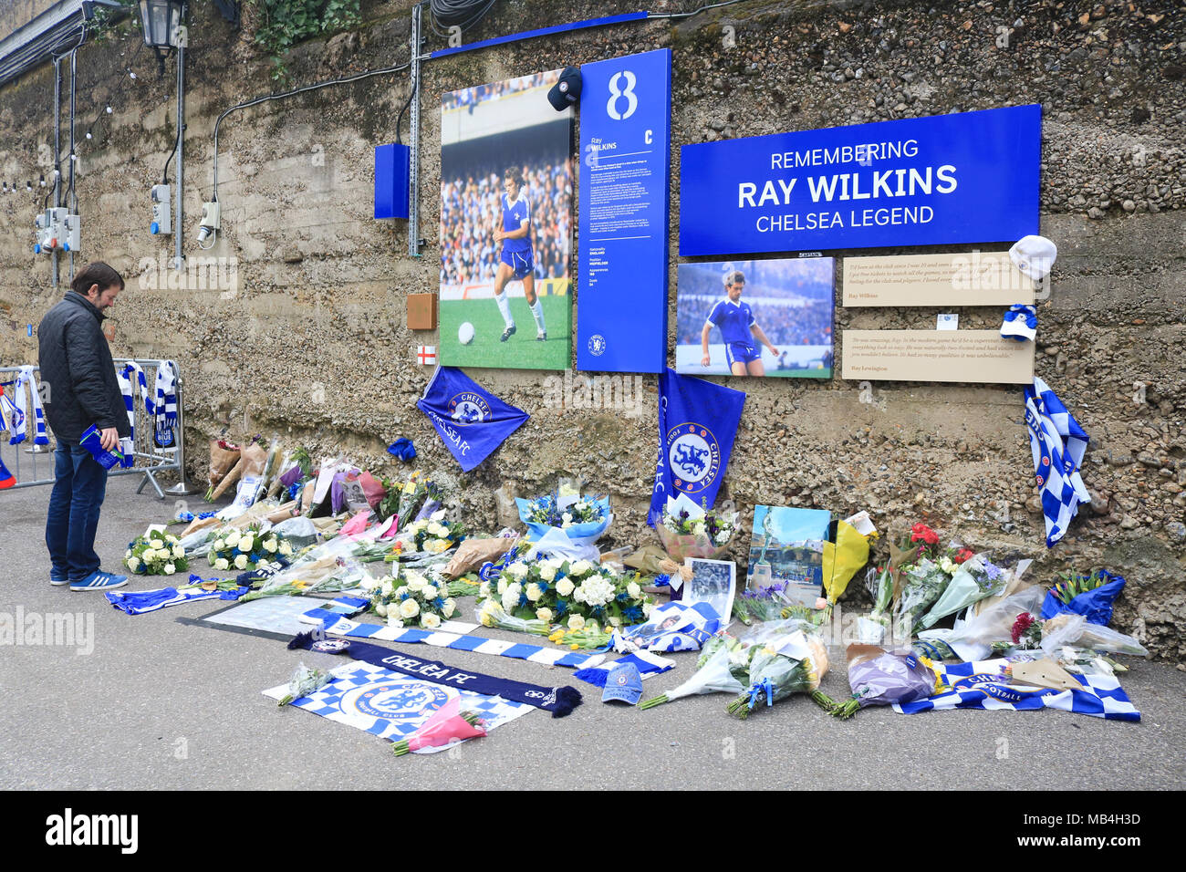 London UK. 7th April 2018. Stamford Bridge. Floral tributes and messages of sympathy from football fans are placed at a special memorial shrine erected at Stamford bridge to the former Chelsea player and legend Ray 'Butch' Wilkins who died aged 61 on 4 April 2018 Credit: amer ghazzal/Alamy Live News Stock Photo