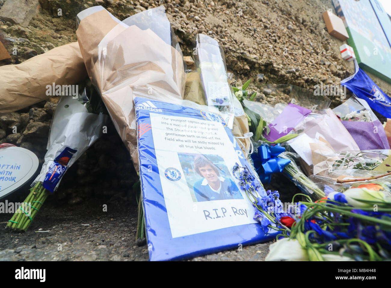 London UK. 7th April 2018. Stamford Bridge. Floral tributes and messages of sympathy from football fans are placed at a special memorial shrine erected at Stamford bridge to the former Chelsea player and legend Ray 'Butch' Wilkins who died aged 61 on 4 April 2018 Credit: amer ghazzal/Alamy Live News Stock Photo