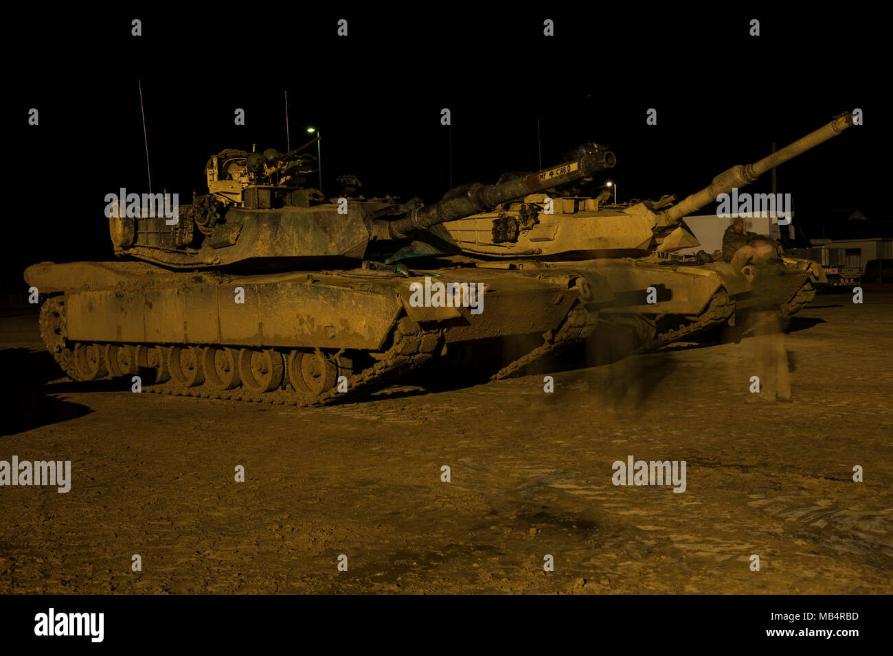 Marines 2nd Tank Battalion, 2nd Marine Division prepare their M1A1 ...