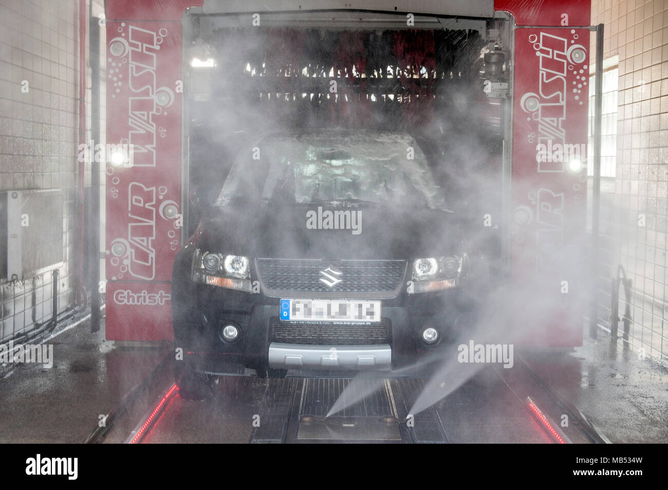 SUZUKI Grand Vitara, SUV, car in car wash, Germany Stock Photo