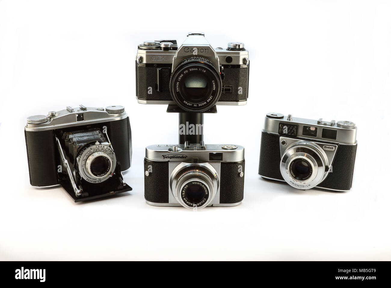 Old film cameras hires stock photography and images Alamy