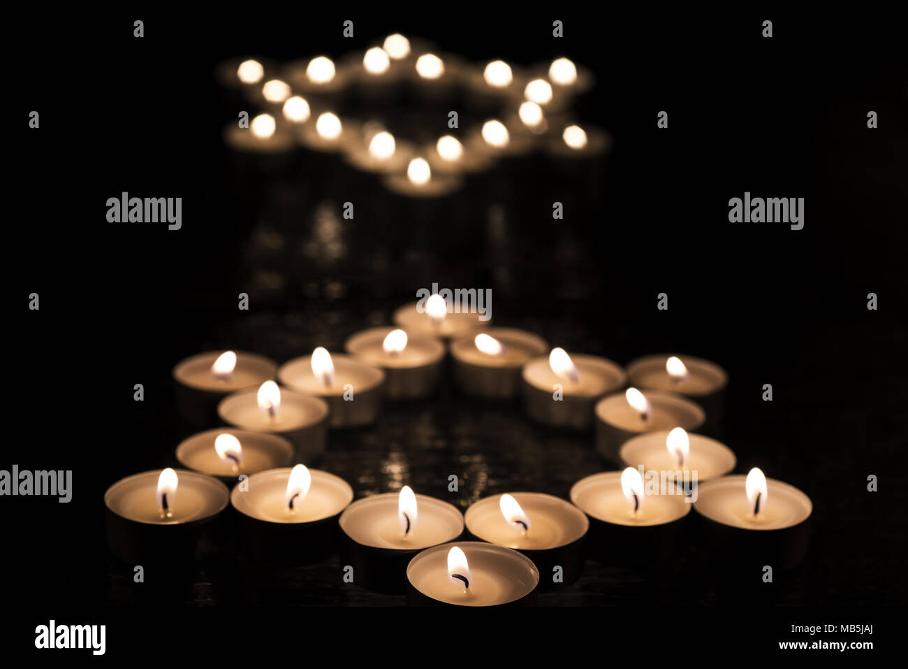 Yom hashoah yellow candle hires stock photography and images Alamy