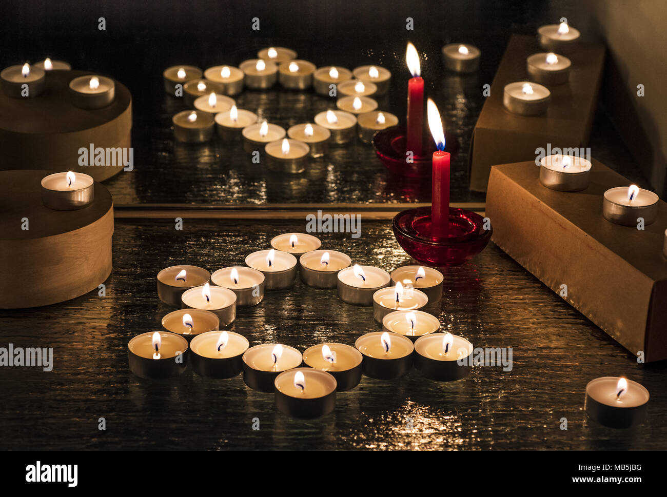 Yom hashoah yellow candle hires stock photography and images Alamy